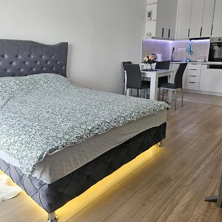 Miss Lux * Mladenovac (Belgrade)