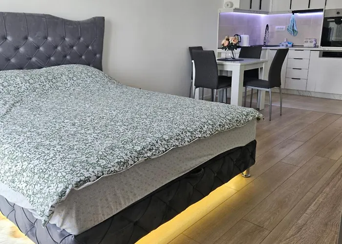 Miss Lux * Mladenovac (Belgrade)